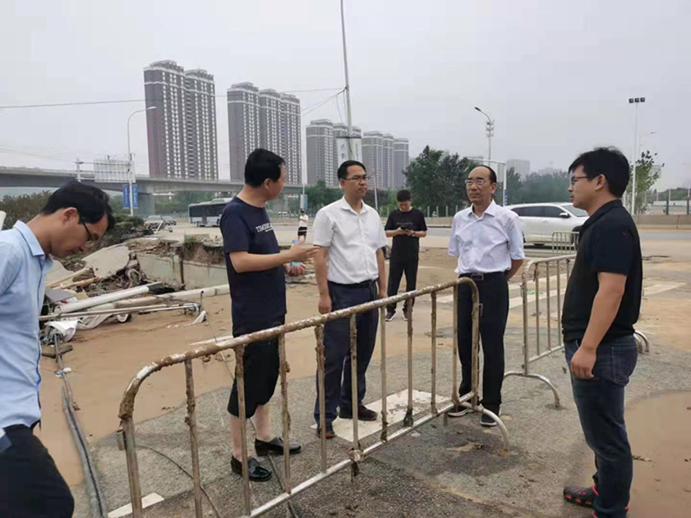 集團公司黨委書記、董事長、總經(jīng)理秦廣遠(yuǎn)赴市政項目檢查指導(dǎo)災(zāi)后恢復(fù)重建工作